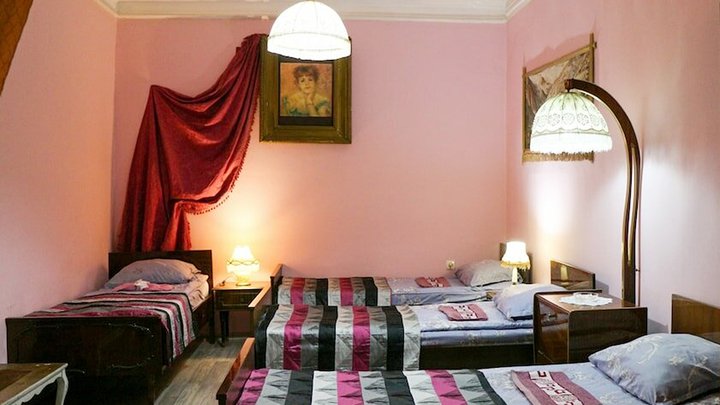 Leon Rooms
