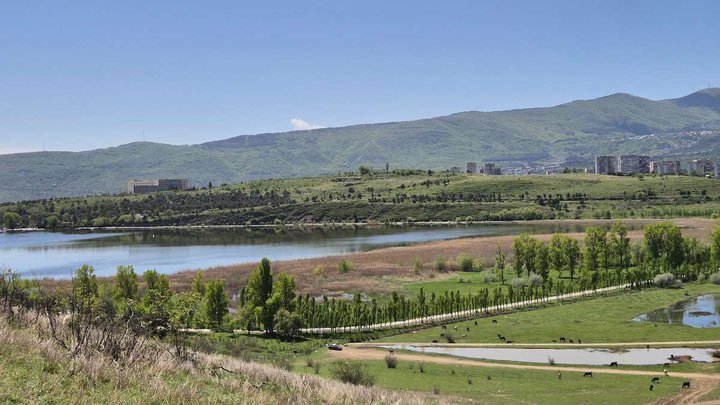 Lisi Lake Green Zone