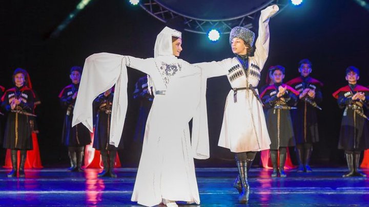 Хореографический ансамбль и студия "Маленькие виртуозы"