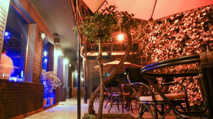 Luxor Lounge & Restaurant