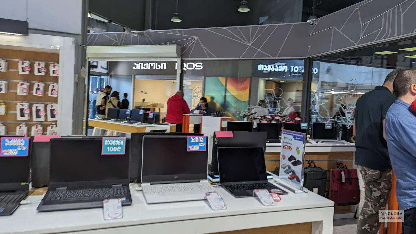 Магазин электроники "Zoommer" в торговом центре "Black Sea Mall"