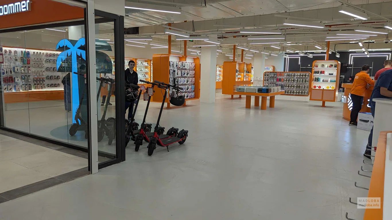 Магазин электроники "Zoommer" в торговом центре "Grand Mall"