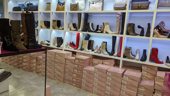 UNO Shoes (ბათუმი მოლი)