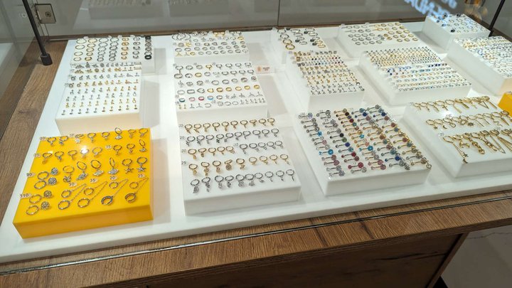 Pendant (Black Sea Mall)