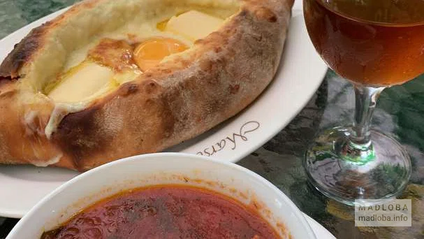 Борщ и хачапури