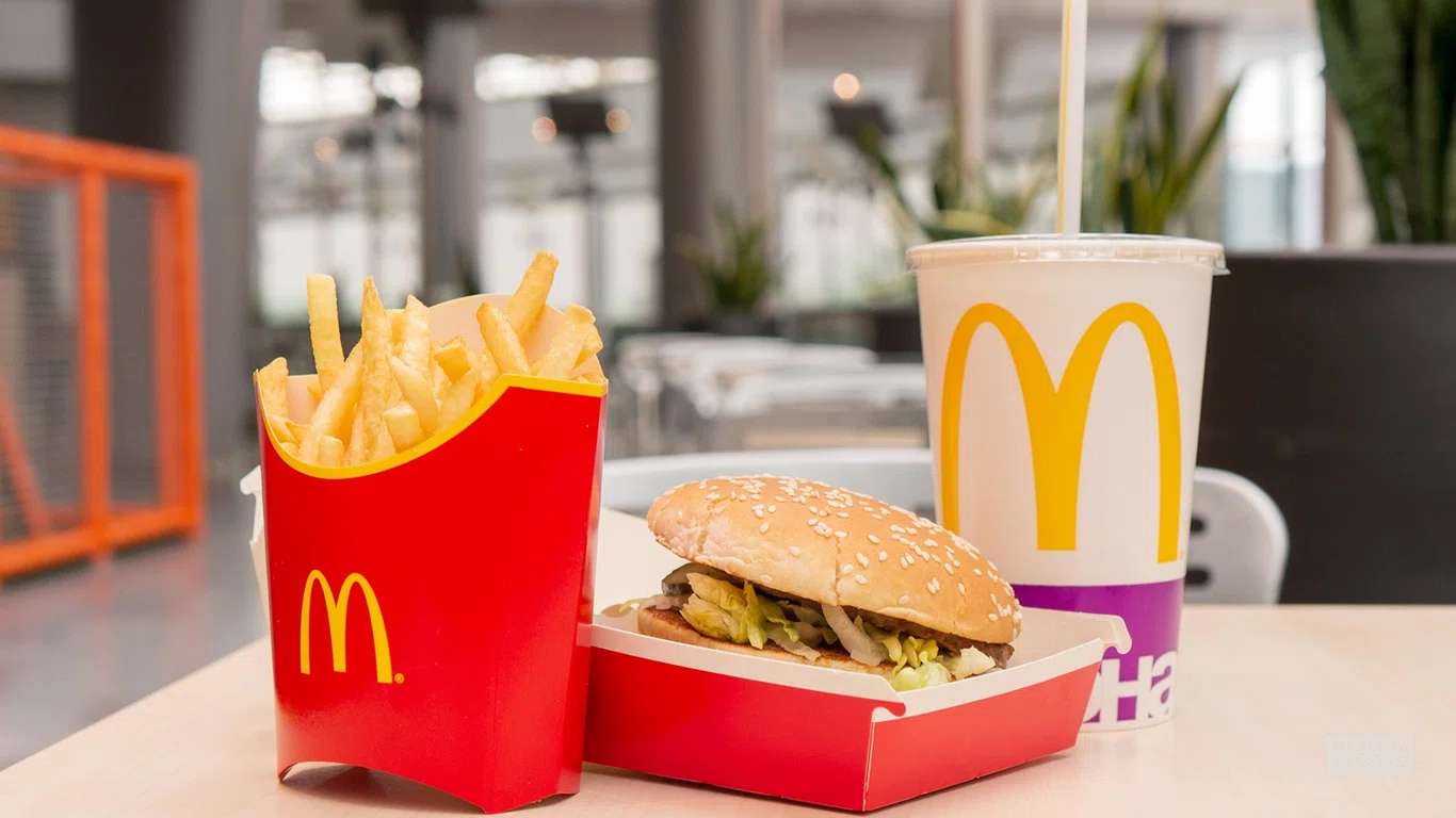 Бургеры в фастфуде "McDonald's"