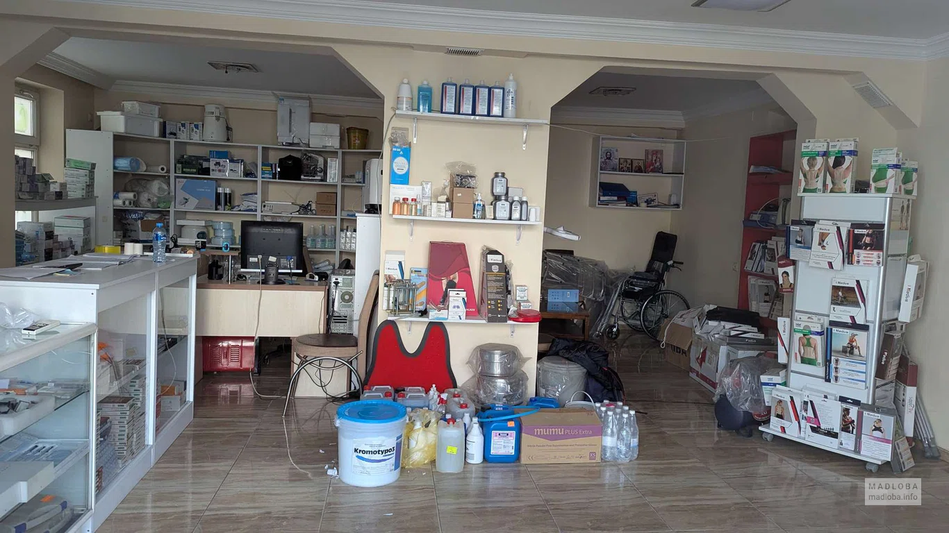 Товар в медицинском магазине