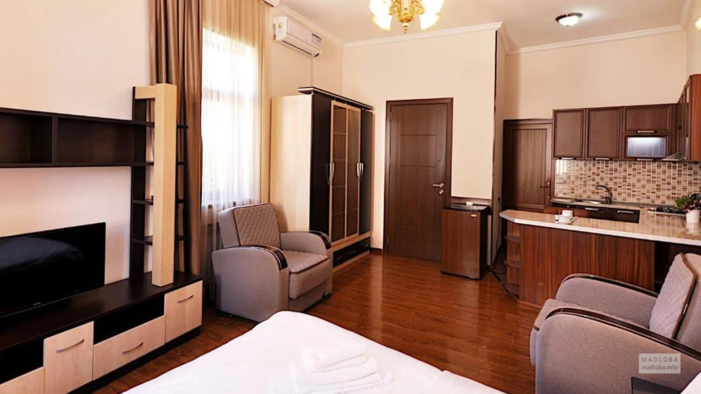 Интерьер в номере гостиницы Meidan INN