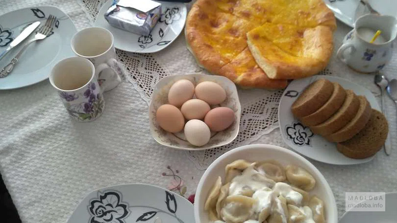 Завтрак в хостеле Merab