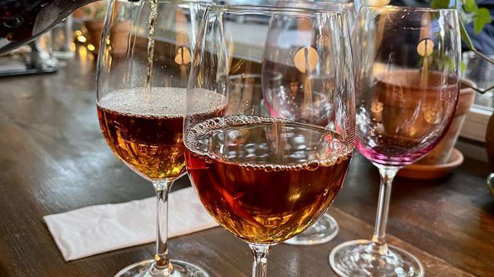 Midi wine bar