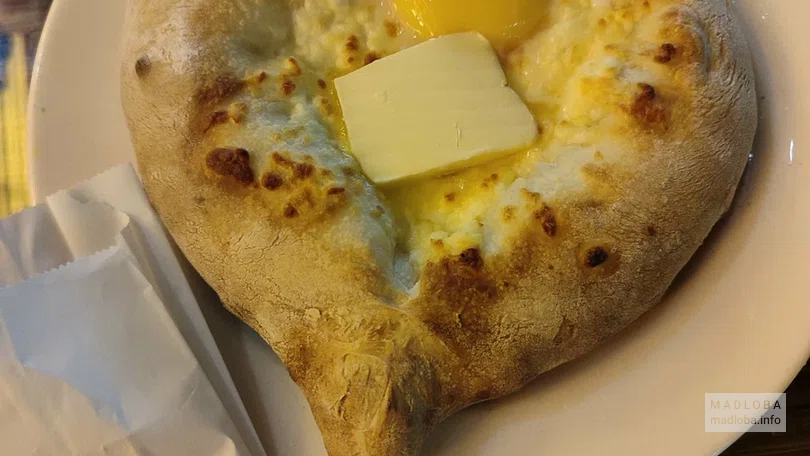 Хачапури с яйцом