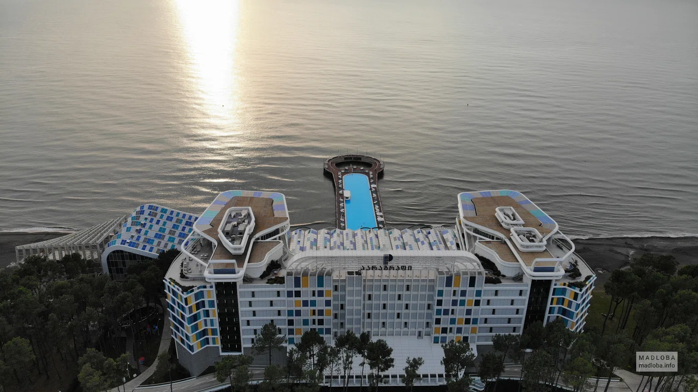 Вид сверху на отель Paragraph Resort & Spa Shekvetili, Autograph Collection