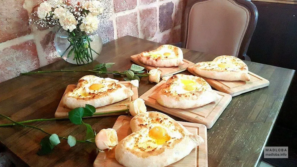 Хачапури в ресторане отеля