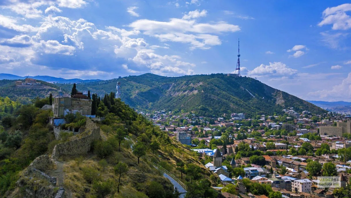 Парк и гора Мтацминда