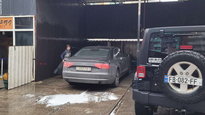 Car wash (Pushkin St. 125)