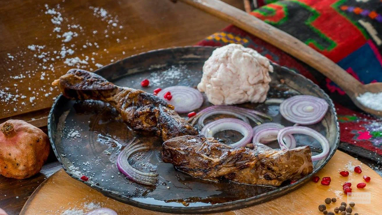 Грузинская кухня в ресторане Мцвадиаури