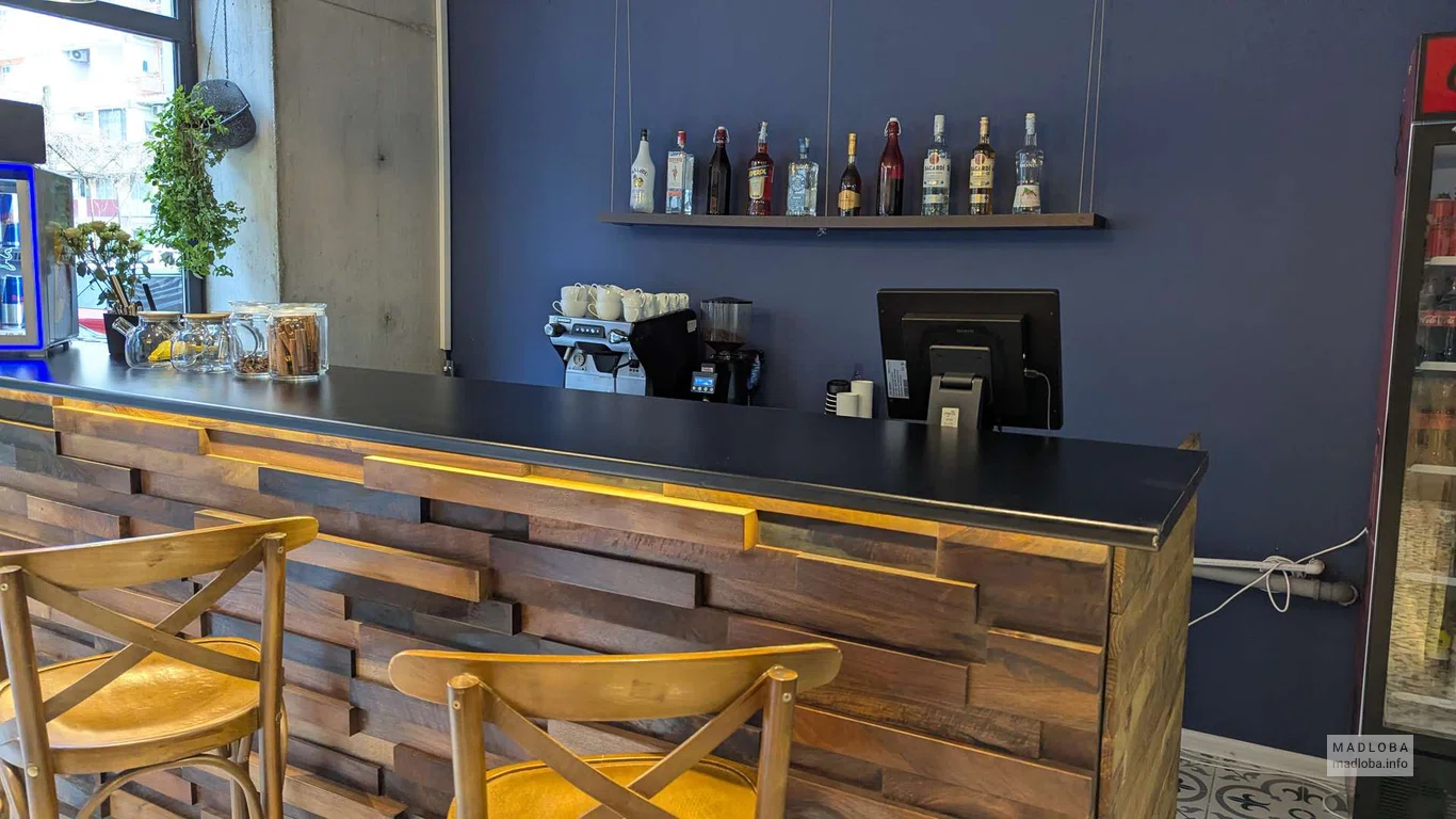 Барная стойка в Mulberry Cafe