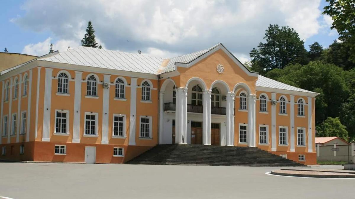 Музей изобразительного искусства в Амбролаури