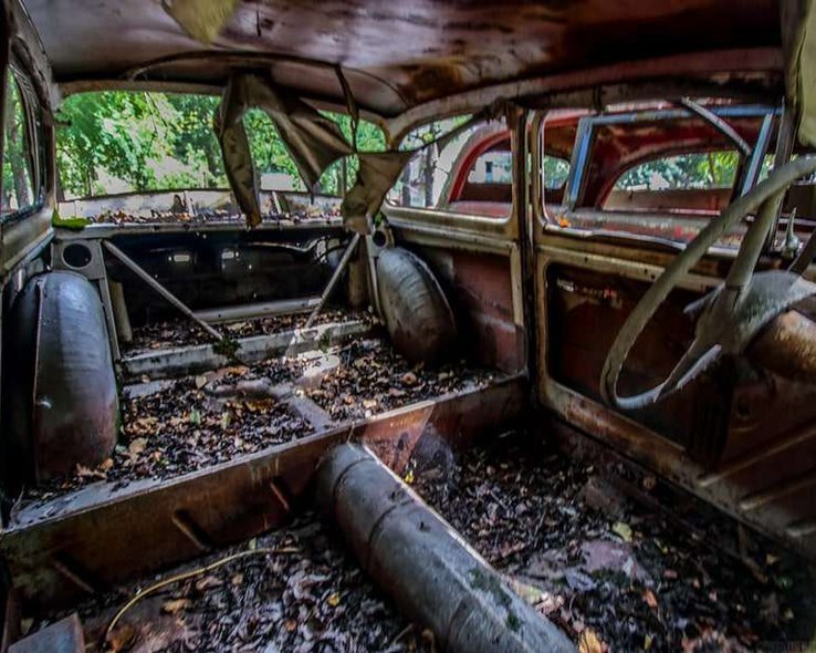 Музей-кладбище старых автомобилей в Пасанаури - 09.jpg