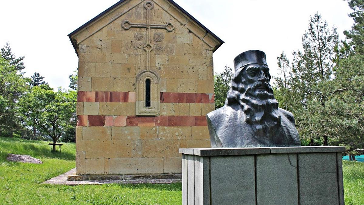 Памятник Сулхана-Саба Орбелиани