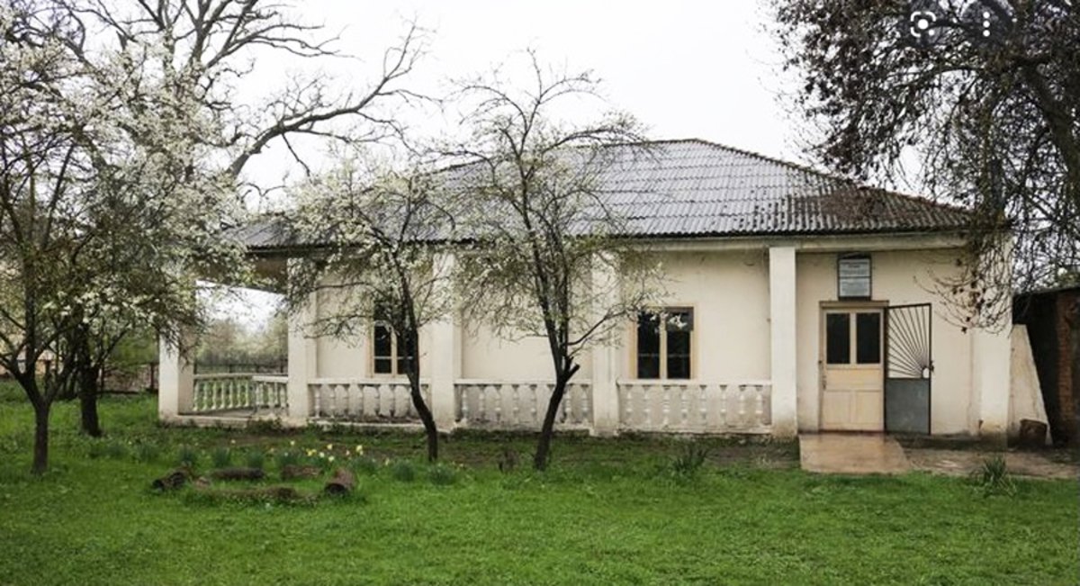 Музей дружбы народов в селе Хорнабуджи - 01.jpg