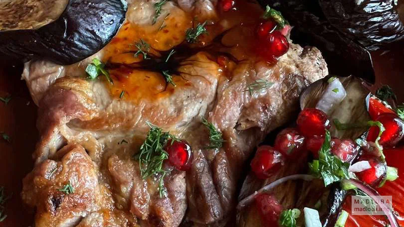 Подача мяса с овощами
