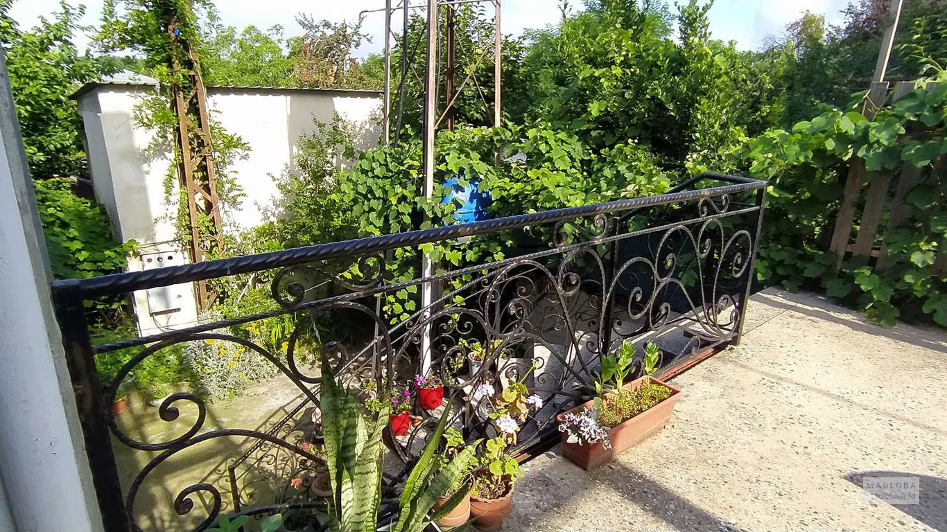 Общий балкон в хостеле Nana's Home