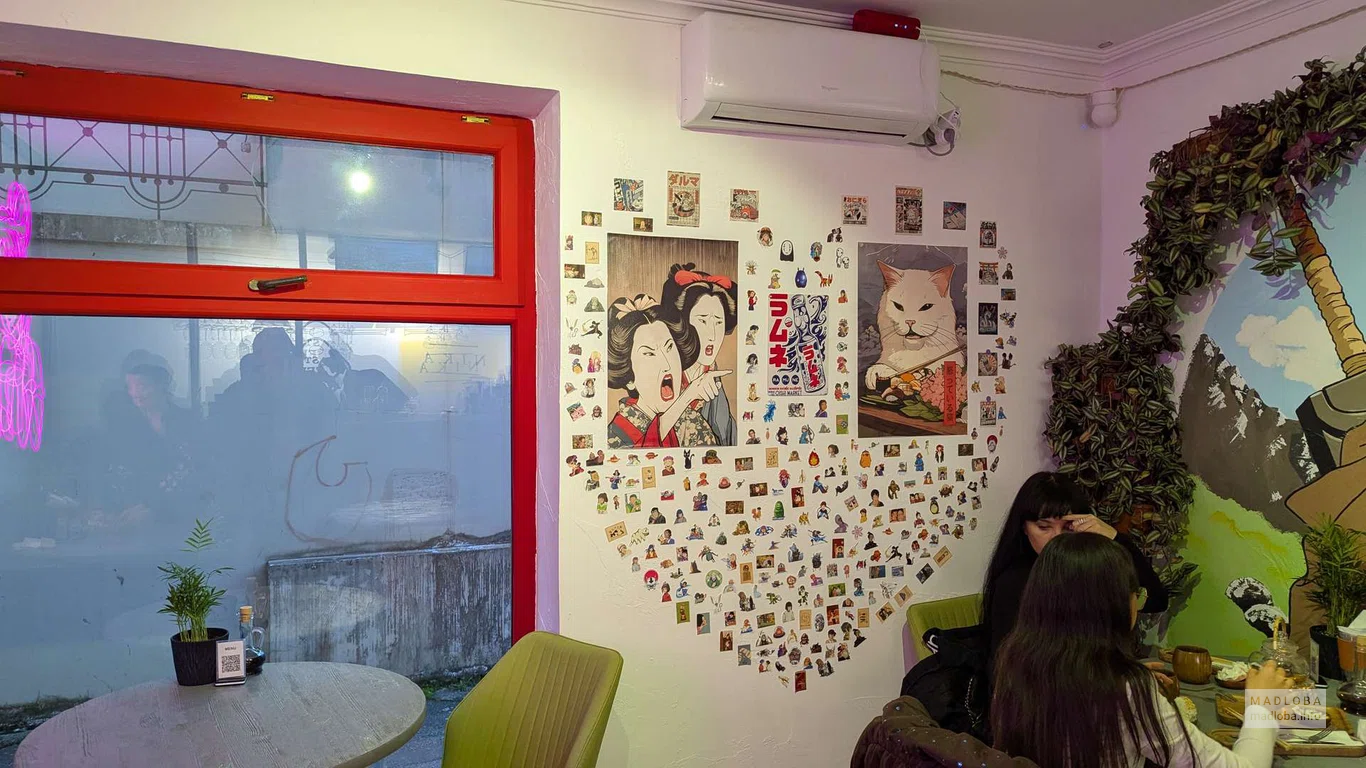 интерьер Суши-бара Nika & Tasty Coffee в Батуми