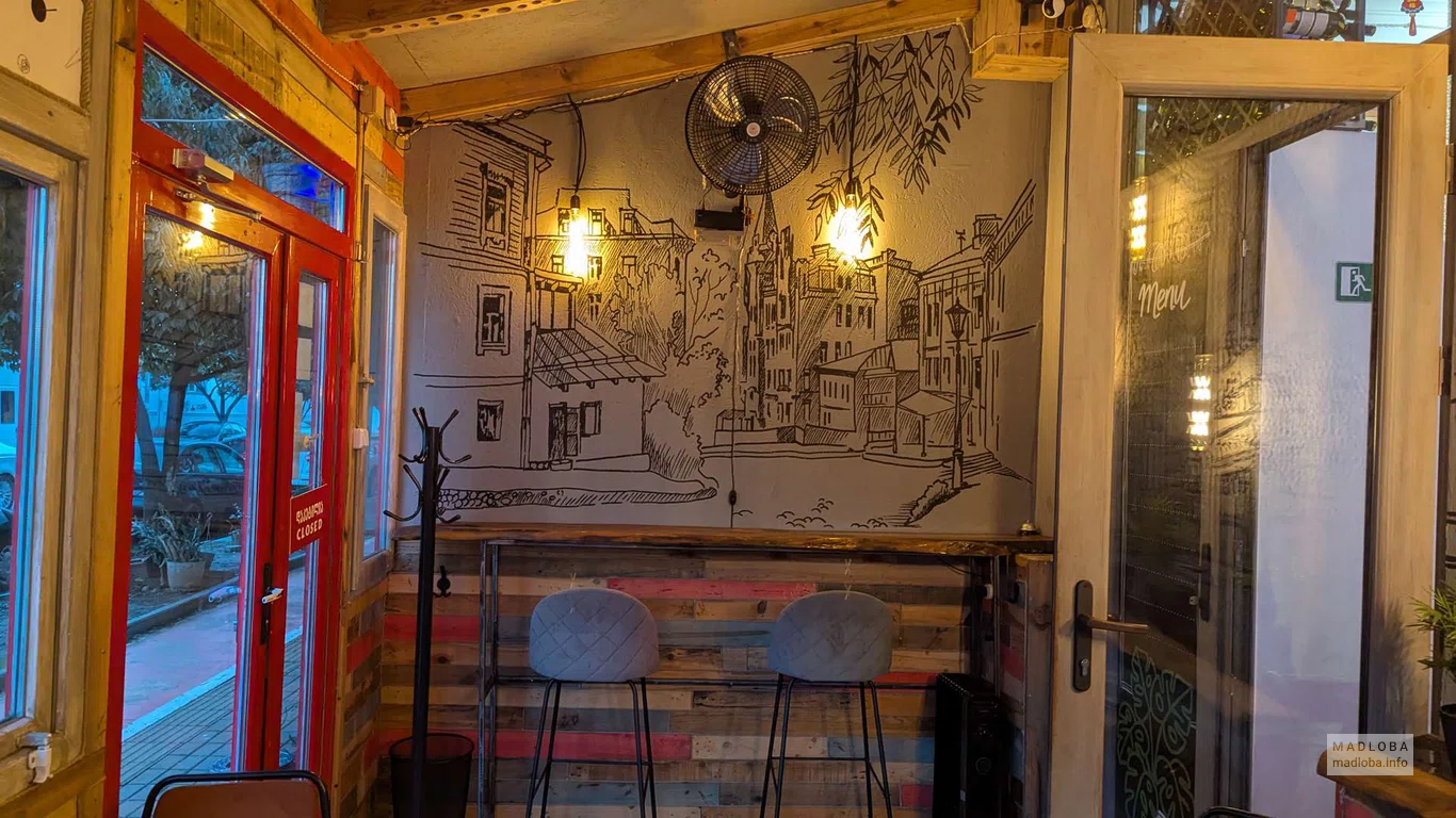вход в Nika & Tasty Coffee