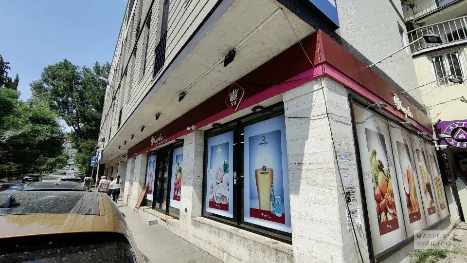 Nikora на проспекте Пшавелы — удобный продуктовый магазин в жилом районе