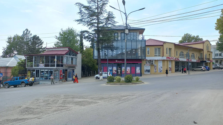 Nikora Supermarket (43 Agmashenebeli St.)