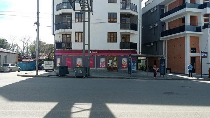 სუპერმარკეტი ნიკორა (რუსთაველის გამზირი, 95ა)