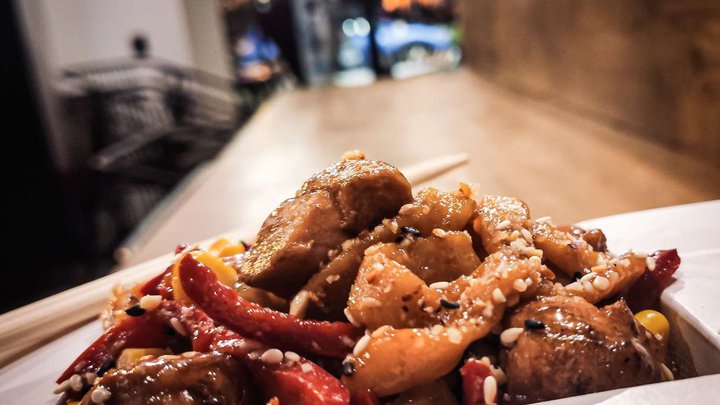 Noodlee Wok (food delivery)
