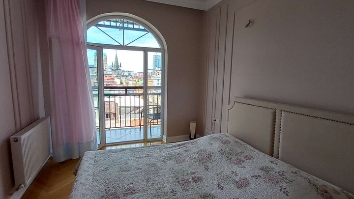 Old Batumi Apartment (Zviad Gamsakhurdia St. 1/5)