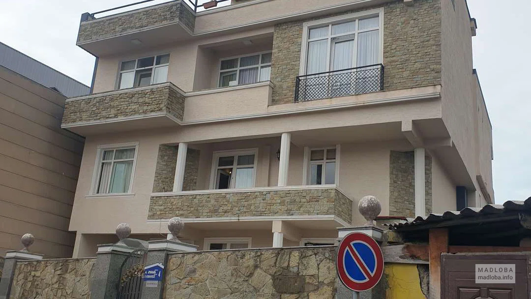ძველი ბათუმის ვილა