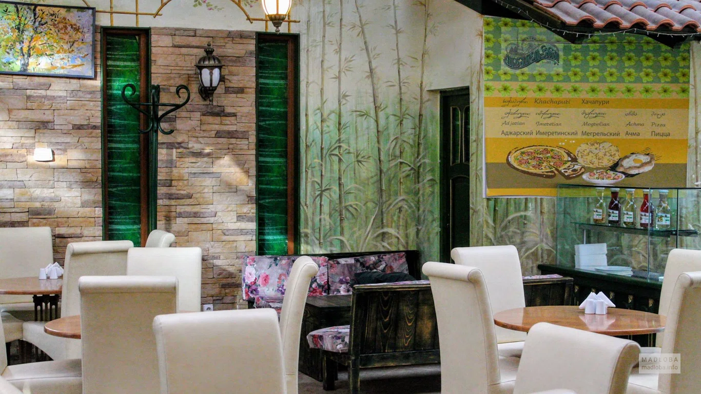 Интерьер в ресторане Оранжерея