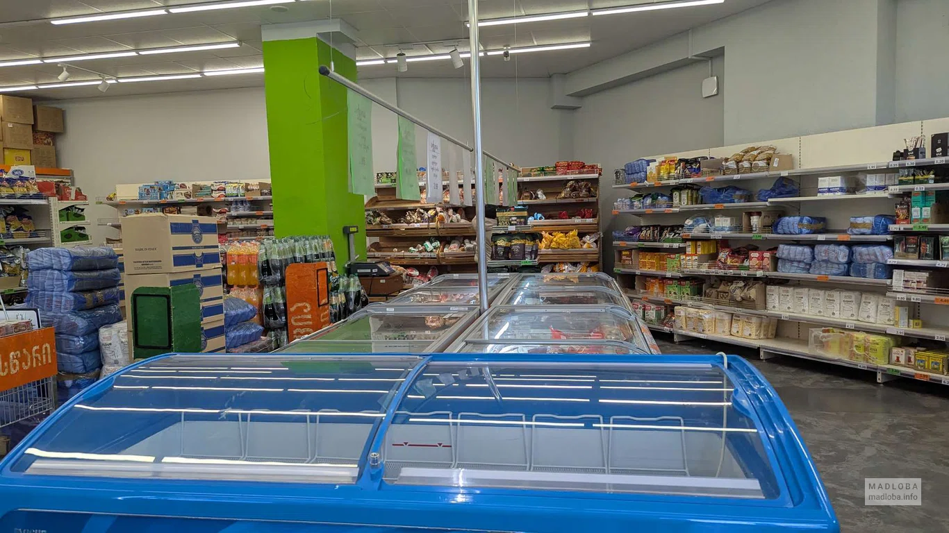 морозильные камеры в магазине Ori Nabiji в Батуми