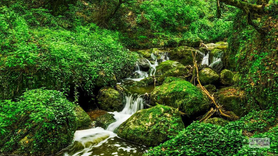 Каскадный водопад в Орлином ущелье