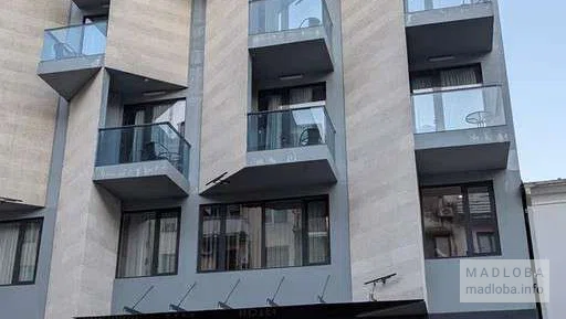 Здание отеля Salvador в Батуми