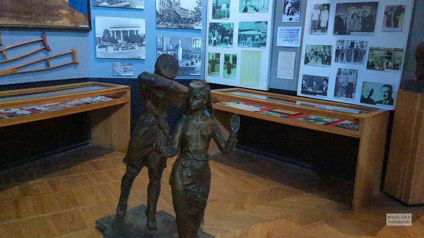 Скульптура в краеведческом музее Ахвледиани