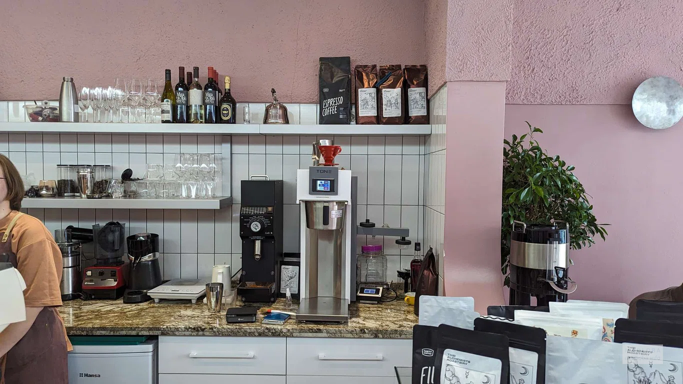 Hedonist Coffee & Breakfast