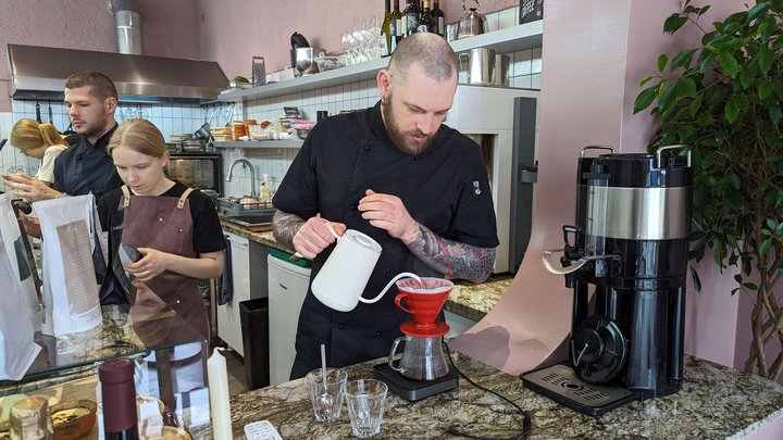 Hedonist Coffee & Breakfast