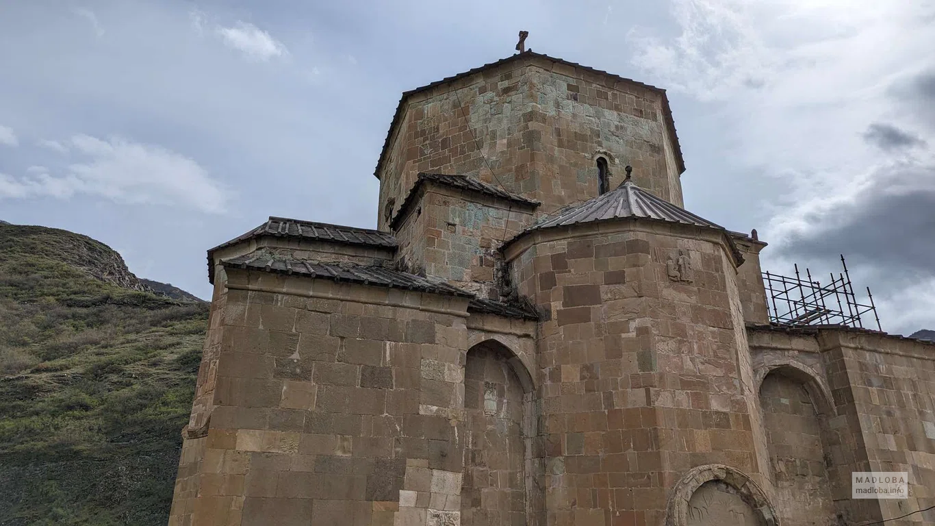 Атенский Сион — грузинский монастырь Сиони в селе Атени.