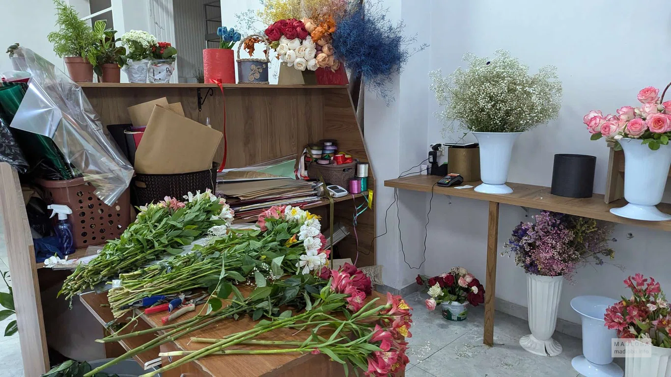 цветы в магазине "Gvirila Flowers"