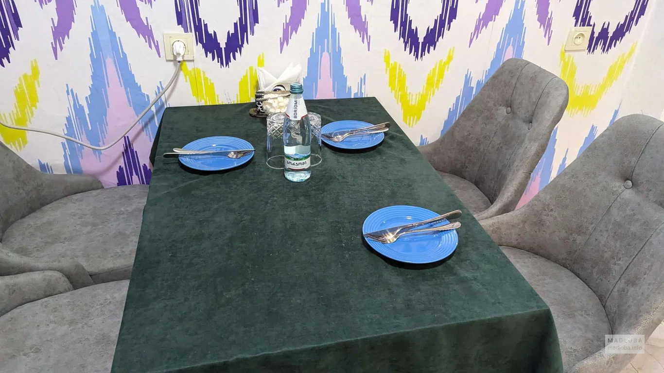 Ресторан узбекской кухни XonXonim в Батуми