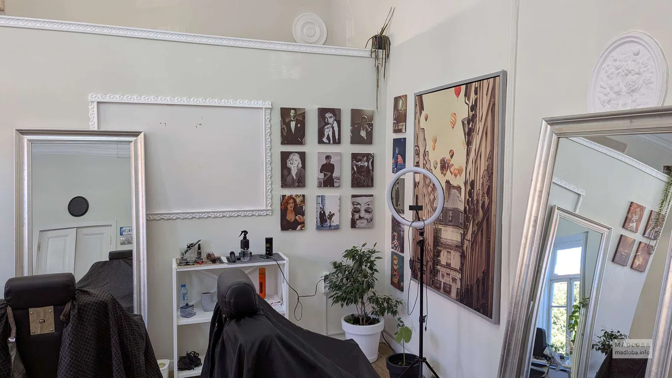 Clippers Barbershop Батуми интерьер
