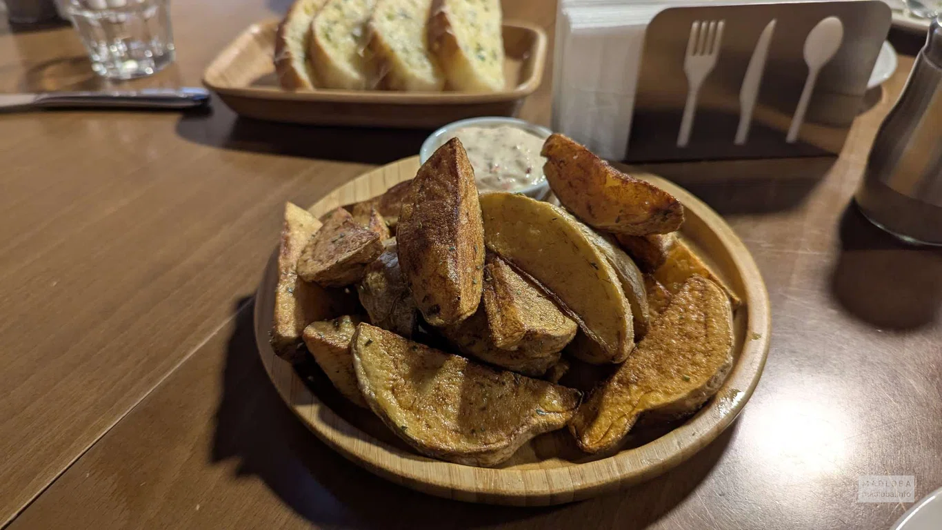 картошка с соусом