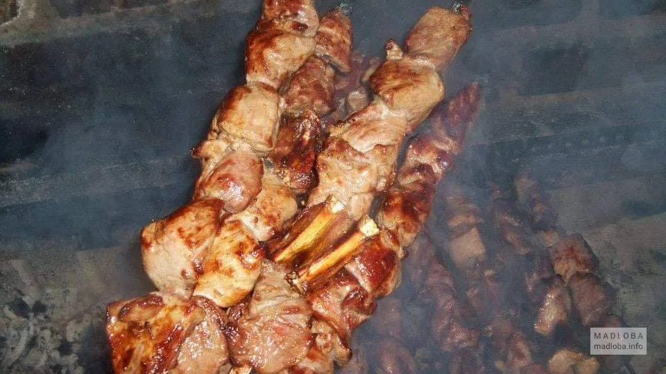 Шашлыки на шампурах