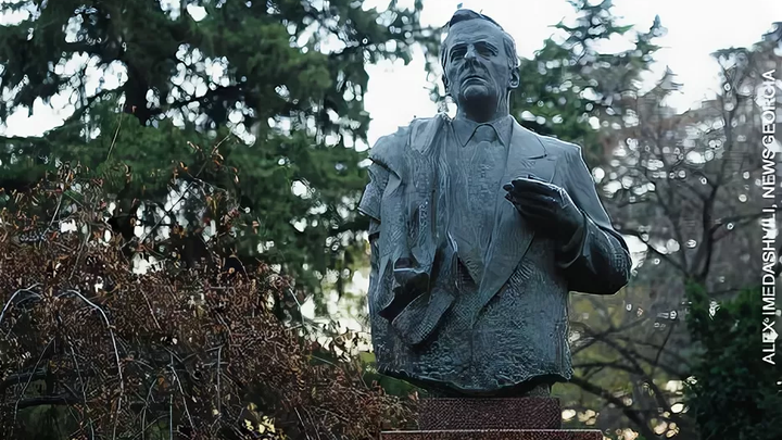 Памятник Анатолию Собчаку