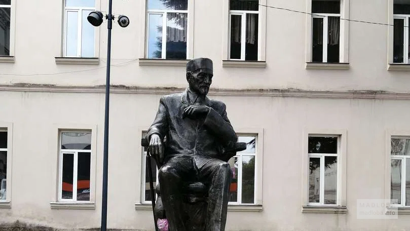 Ekvtime Takaishvili Monument
